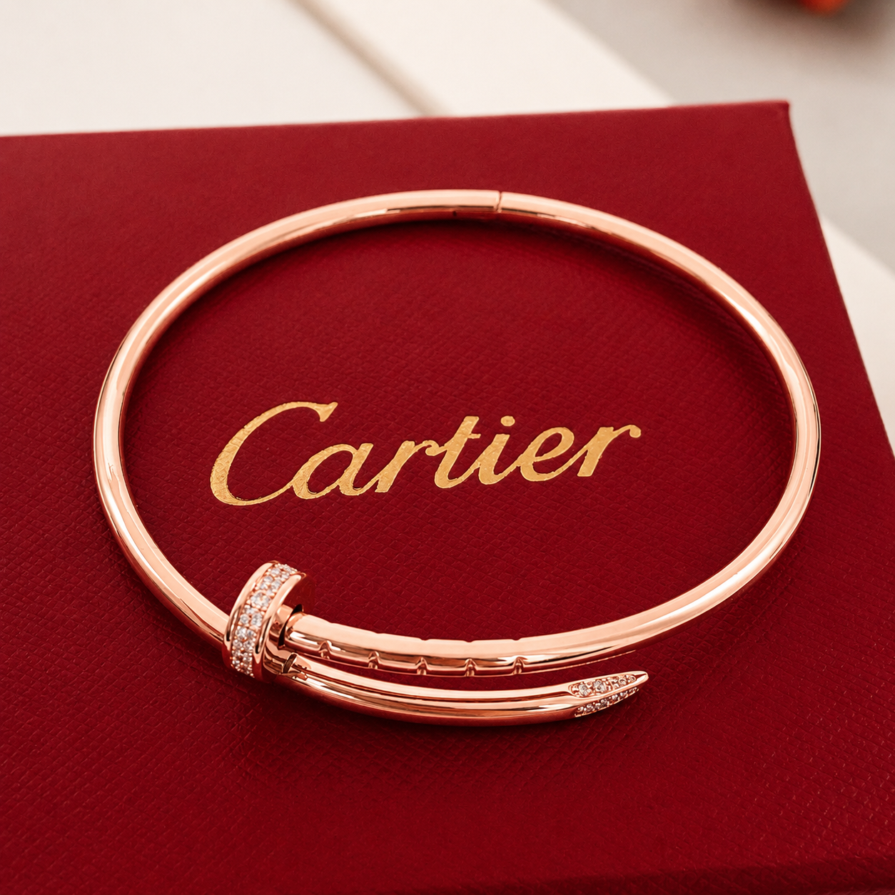 Celouraco Éclat Crystal Nail Bracelet
