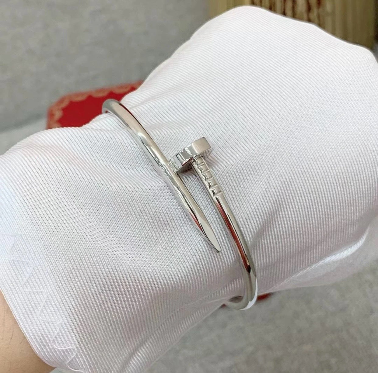 Celouraco Éclat Crystal Nail Bracelet